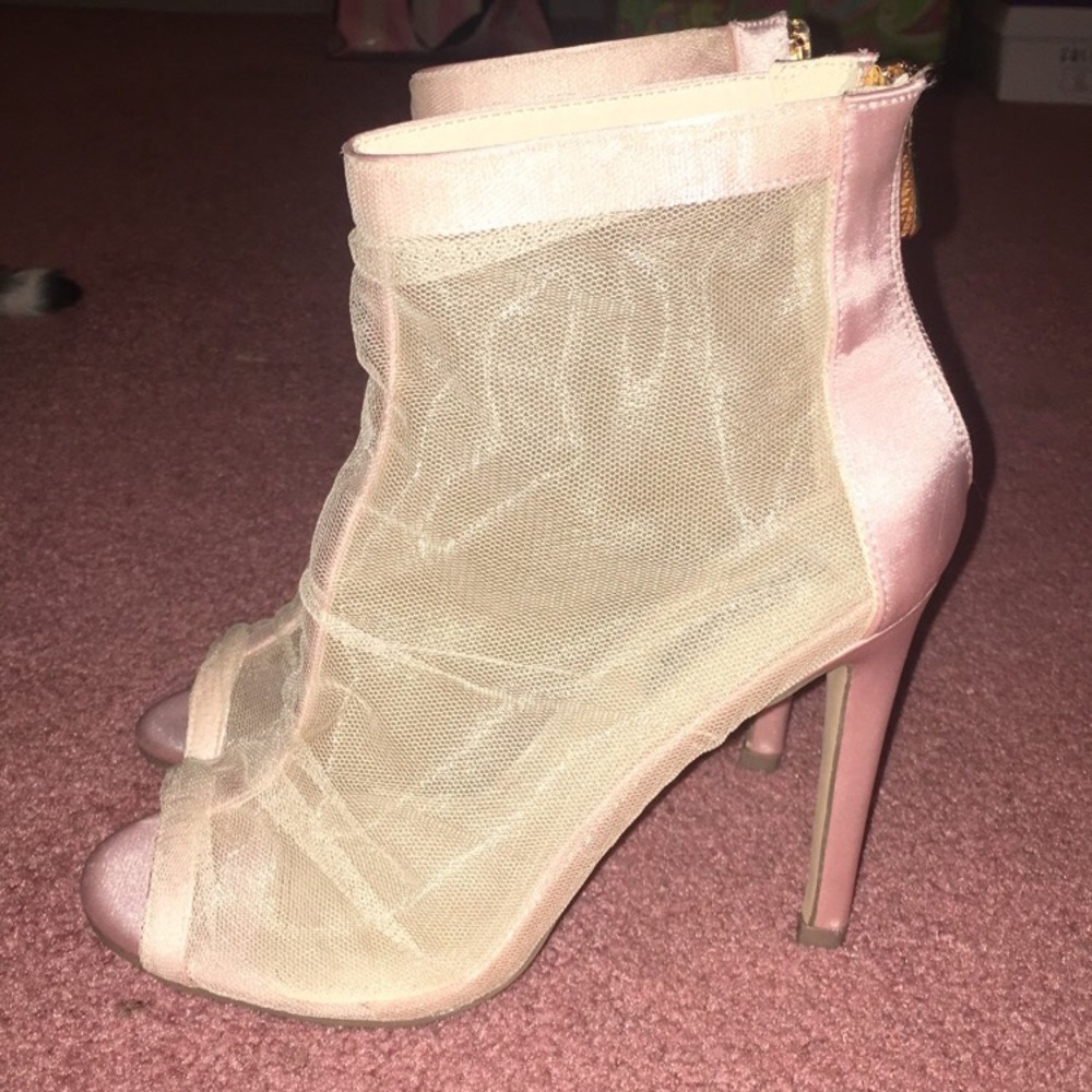 Fashion Nova size 7.5 pink mesh bootie heels.